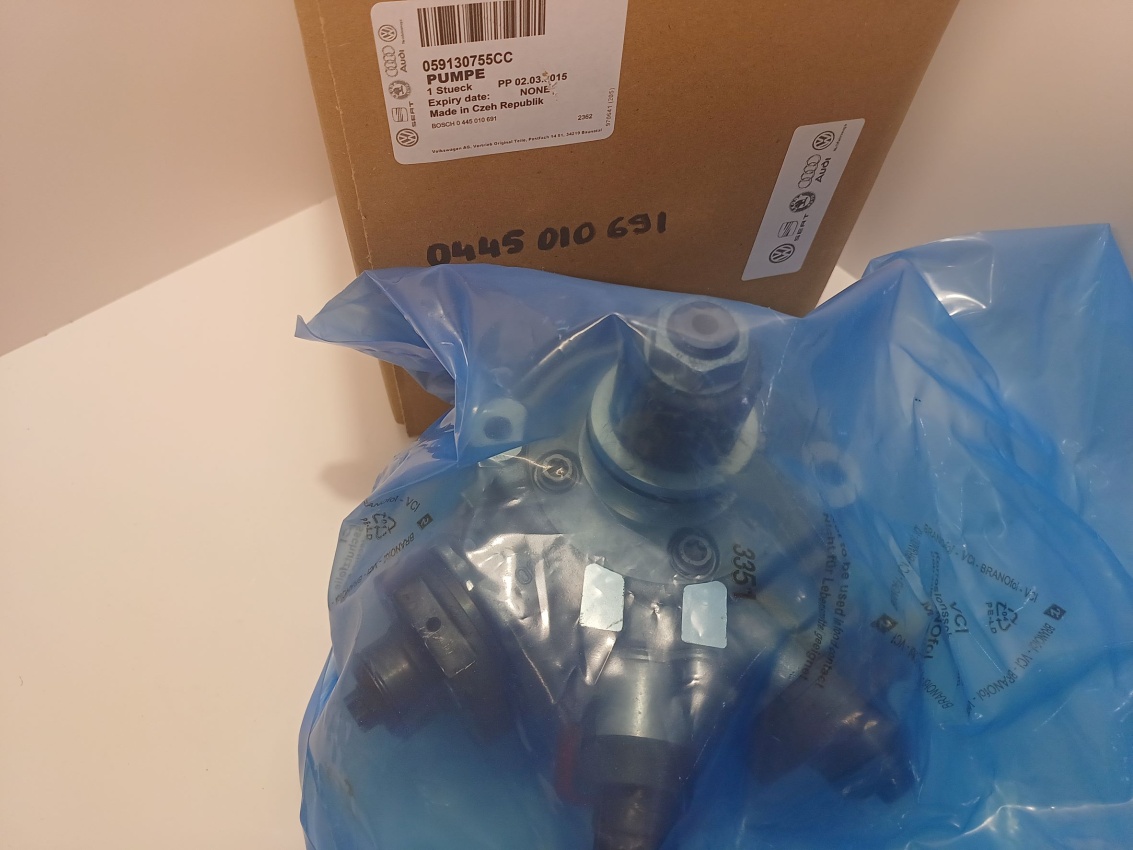 ТНВД BOSCH 0445010690  059130755CC NEW