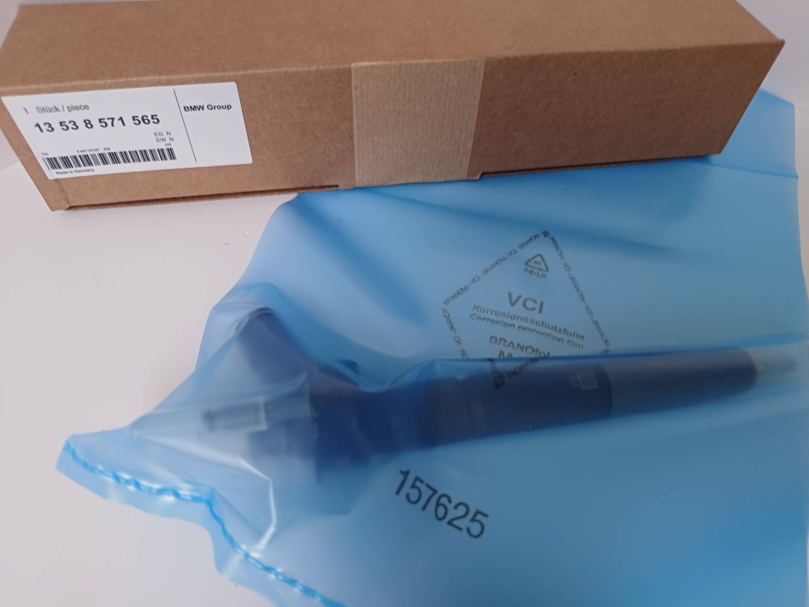 Форсунка  BOSCH 0445118037 BMW 13538571565 B57D30A GERMANY ORIGINAL