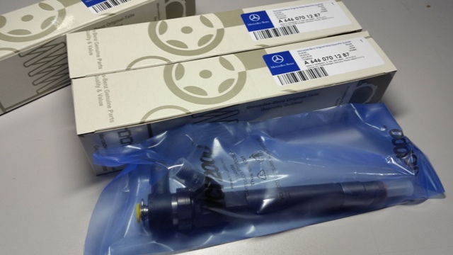 Форсунка A 6460701287 BOSCH 0445110294 0445110295