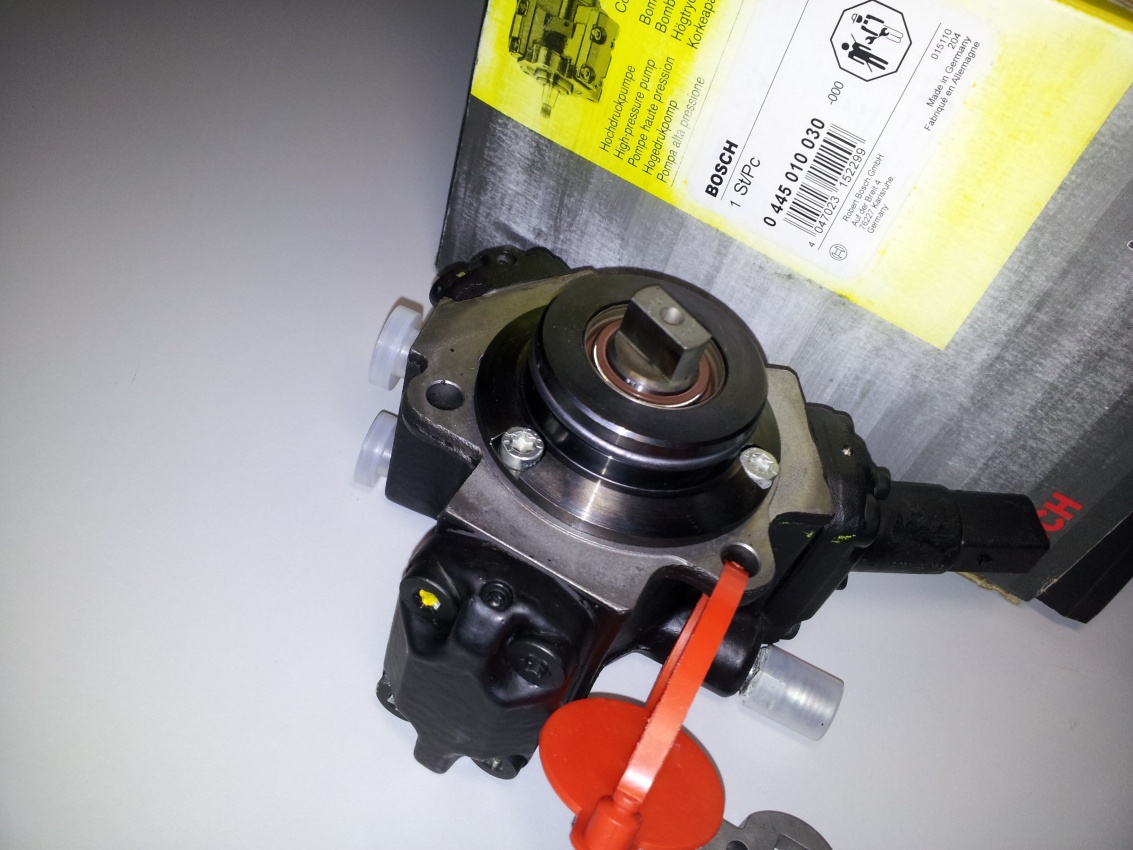 ТНВД BOSCH 0445010030 0986437016 6120700101 MERCEDES с датчиком