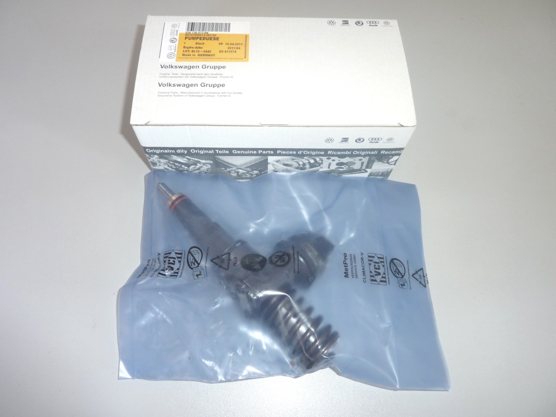 Насос-форсунка BOSCH 0414720313 038130073BL BN  TX