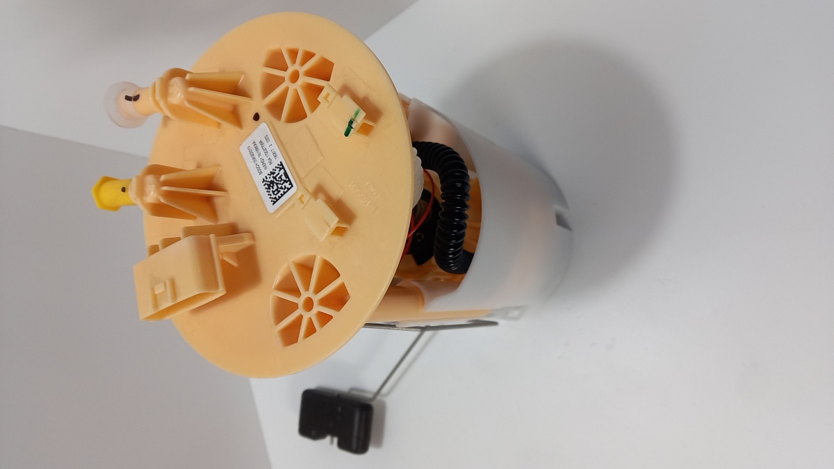 Топливный насос в бак BOSCH 0580203319 172027799R RENAULT FUEL PUMP подающий модуль