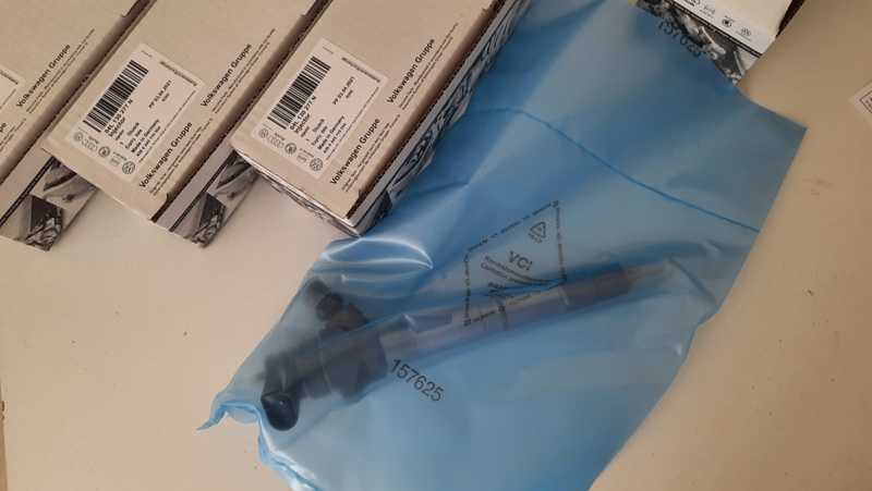 Форсунка VW 04L130277N BOSCH 0445110554