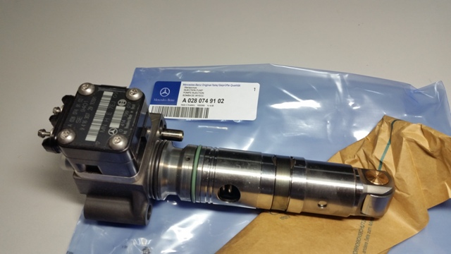 Насос-форсунка A 0280749102 0414799017 MERCEDES PLD секция НОВАЯ