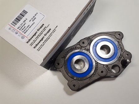 Кронштейн с радиальным шарикоподшипником VAG 0AJ311206E