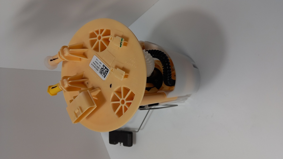 Топливный насос в бак BOSCH 0580203309 RENAULT 172023644R FUEL PUMP подающий модуль