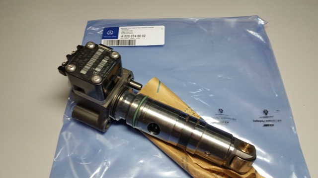 Насос-форсунка A 0280748602 0414799012 MERCEDES PLD секция NEW ORIGINAL