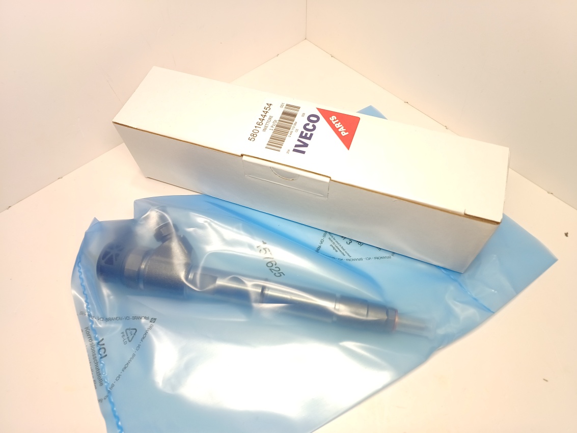 Форсунка BOSCH 0445110564 IVECO 5801644454