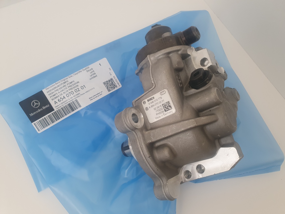 ТНВД  Bosch CR 0445010779 Mercedes 200 D А6540700201 A B C -Klasse Демонтирован с нового двигателя ,