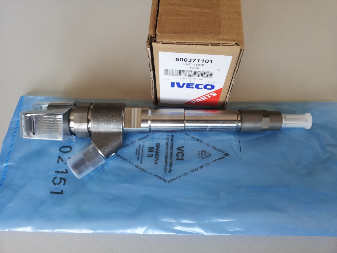 Форсунка BOSCH 0445120011 IVECO 500371101