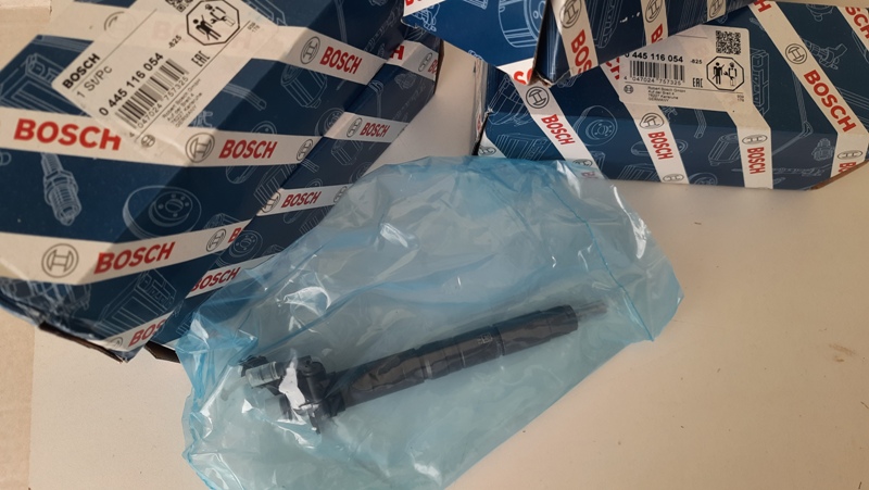 Форсунка BOSCH 0445116054 TOYOTA 236700W020