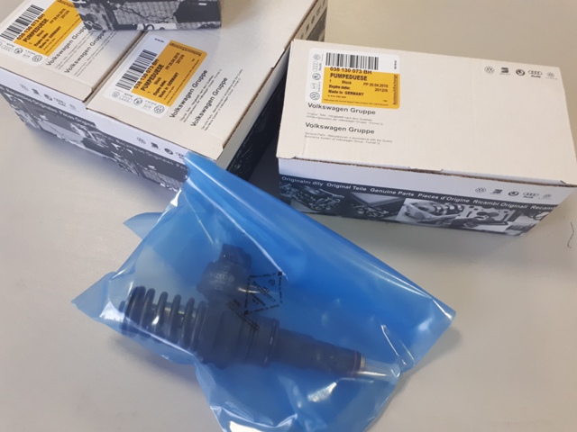 Насос-форсунка BOSCH 0414720230 038130073BH