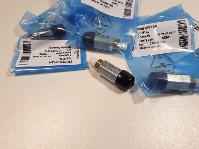 Клапан пневмостойки Touareg NF/ Cayenne 958. 7P0616813A NEW ORIGINAL VOSS
