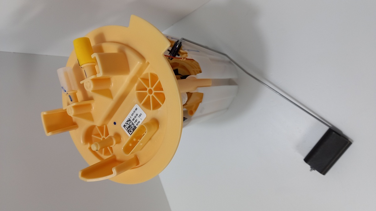 Топливный насос в бак MERCEDES A 9104701900 BOSCH 0580203335 