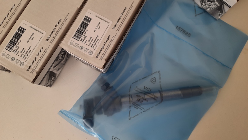 Форсунка VW 04L130277P BOSCH 0445110556