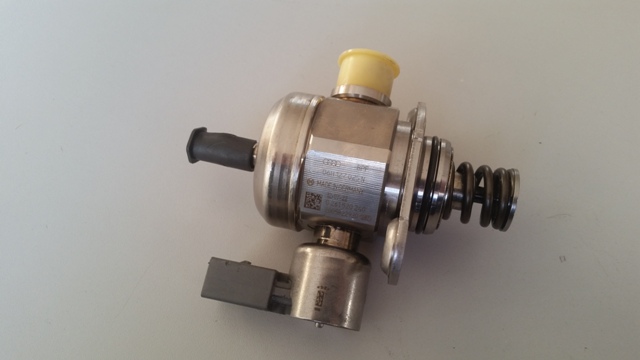 Топливный насос 06L127025N NEW ORIGINAL