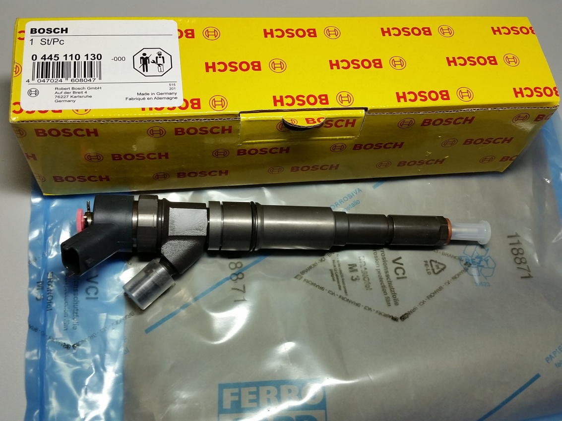 Форсунка BOSCH 0445110130 13537789573 ( с гильзой в сборе )