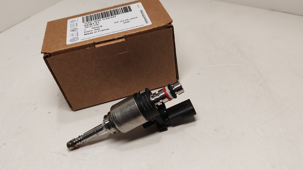 Форсунка бензиновая VAG 04E906036AN DELPHI