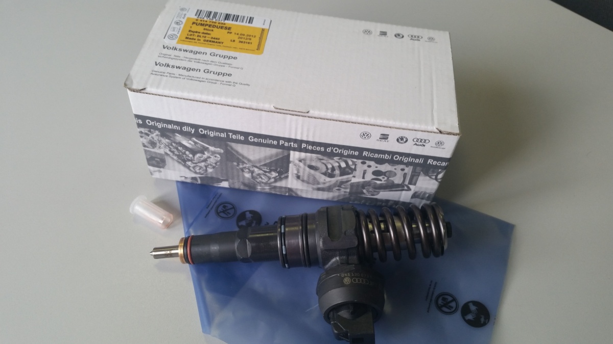 Насос-форсунка BOSCH 0414720034 045130073AA  NEW GERMANY ORIGINAL