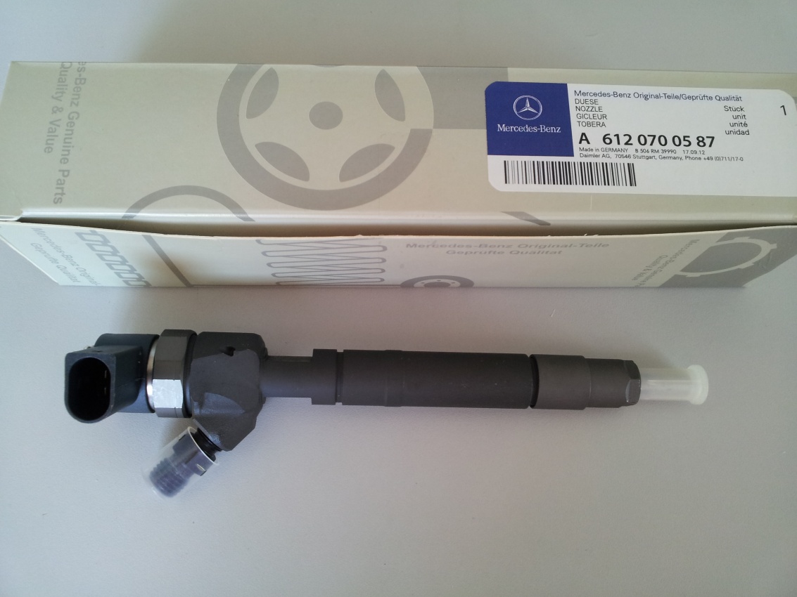 Форсунка A 6120700587 BOSCH 0445110203 / 204 G270 2.7 L CDI