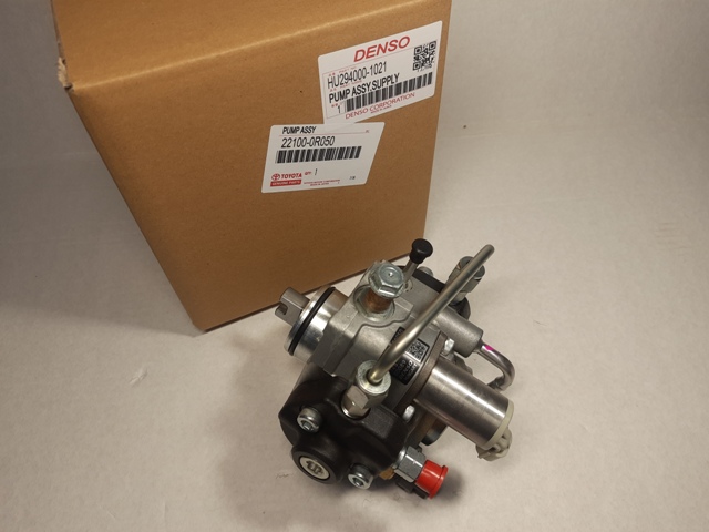 ТНВД DENSO DCRP301020 294000-1021 22100-0R050 ORIGINAL