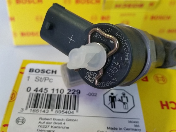 Форсунка BOSCH 0445110229 8200381629 RENAULT NEW ORIGINAL