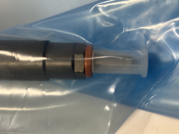 Форсунка BOSCH 0445115007 8200340068 95517514 0986435436 пьезо RENAULT OPEL  В сборе с гильзой NEW