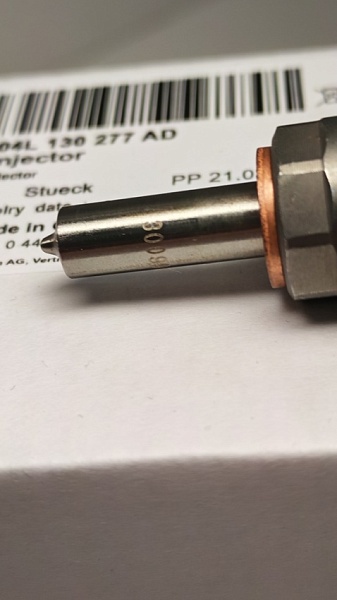 Форсунка VW 04L130277AD BOSCH 0445110473 1.6 TDI