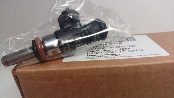 Форсунка бензиновая BOSCH VW 06L906031D 0280158448