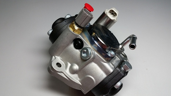 ТНВД DENSO DCRP301020 294000-1021 22100-0R050 ORIGINAL