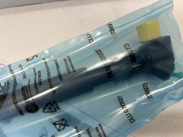 Форсунка MERCEDES A6510704987 DELPHI 28342997 NEW A6510700587