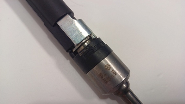 Форсунка бензиновая BOSCH 03H906036R NEW ORIGINAL VAG GROOP 