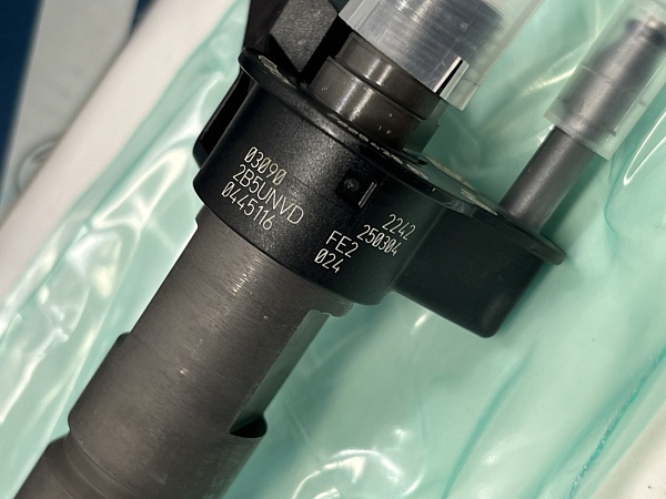 Форсунка BOSCH 0445116024 13537805428 BMW  NEW !!