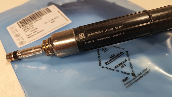 Форсунка бензиновая 06M906036AE NEW ORIGINAL VAG GROOP