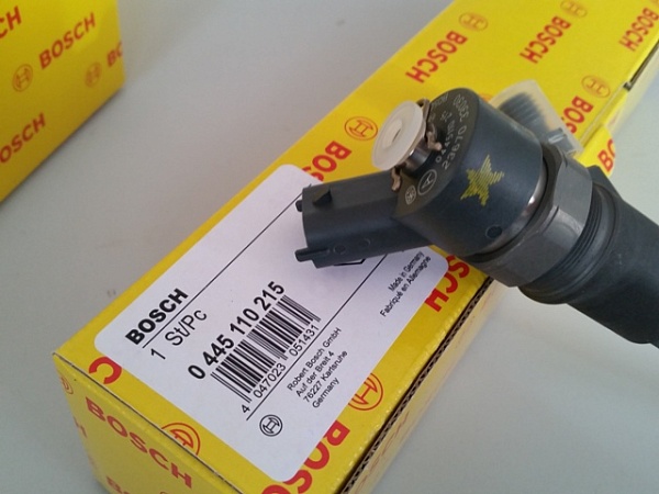 Форсунка BOSCH 0445110215 Toyota 2367033030