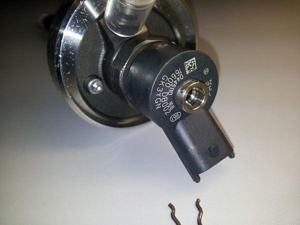 Форсунка BOSCH 0445110880 0445110168 NISSAN 16600DB000A RENAULT 7701061083