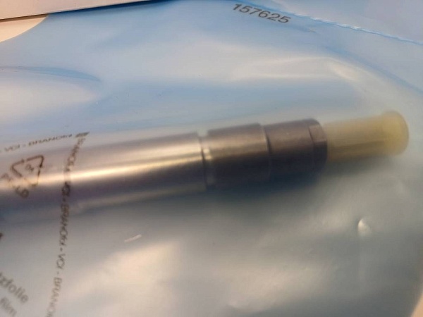 Форсунка BOSCH 0445110800 H 8201636333 w177 duster ii 1.5d