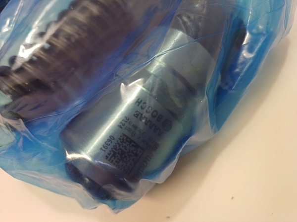 Насос-форсунка BOSCH 0414701083  IVECO 500331074 Ивеко Стралис Траккер Курсор 13