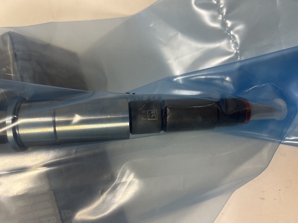 Форсунка BOSCH 0445115007 8200340068 95517514 0986435436 пьезо RENAULT OPEL  В сборе с гильзой NEW