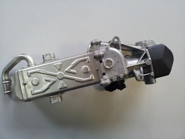 Радиатор системы рециркуляции ОГ  03L131512CF