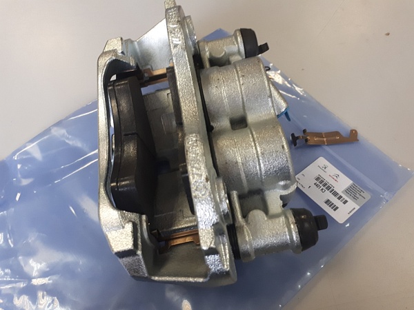 СУППОРТ ТОРМОЗНОЙ  ПРАВЫЙ В СБОРЕ С КОЛОДКАМИ PEUGEOT CITROEN 4401K3 71793177 