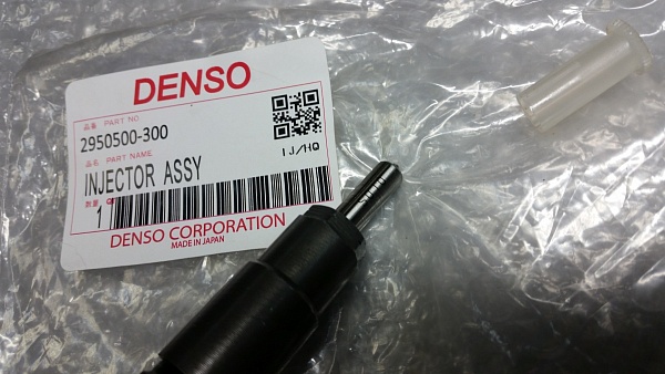 Форсунка Denso 2950500300 166005X00A NISSAN YD25 Евро 5