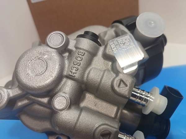 ТНВД VAG VW 03L130755AA 0445010532 