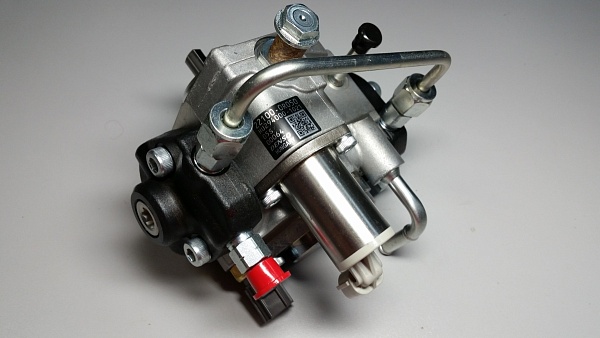ТНВД DENSO DCRP301020 294000-1021 22100-0R050 ORIGINAL
