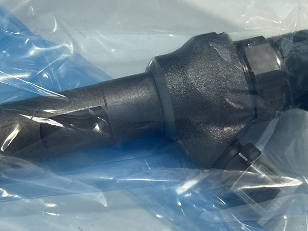 Форсунка BOSCH 0445110646  VW 03L130277Q ORIGINAL NEW  