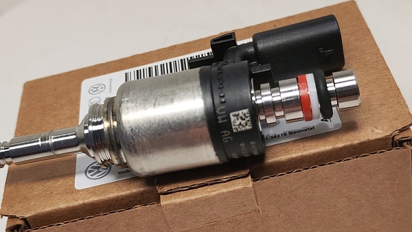 Форсунка бензиновая VW 04E906036AD
