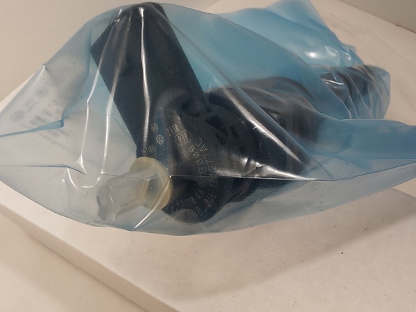 Форсунка VW 04L130277AC BOSCH 0445110469  ORIGINAL NEW