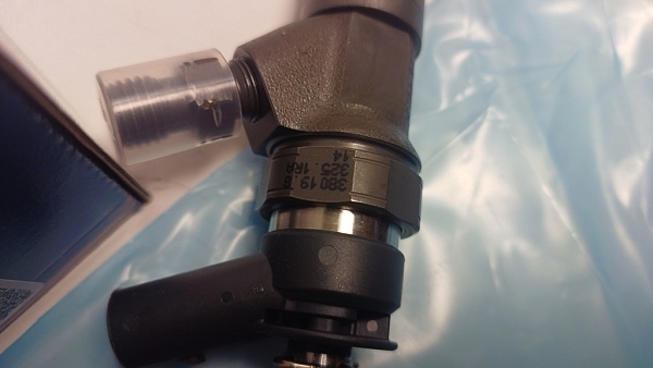 Форсунка BOSCH 0986435084 BMW 13537787187 13537789661 NEW ORIGINAL