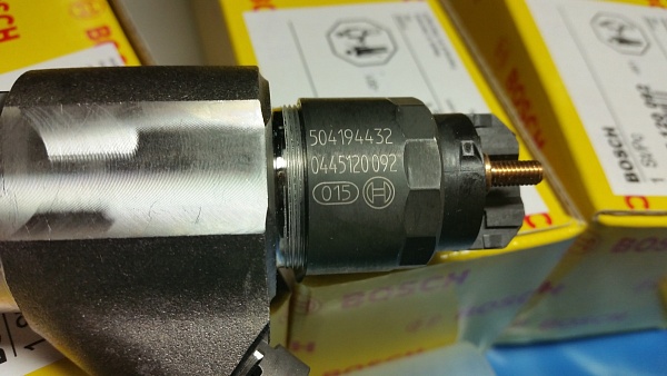 Форсунка BOSCH 0445120092 504194432 IVECO 