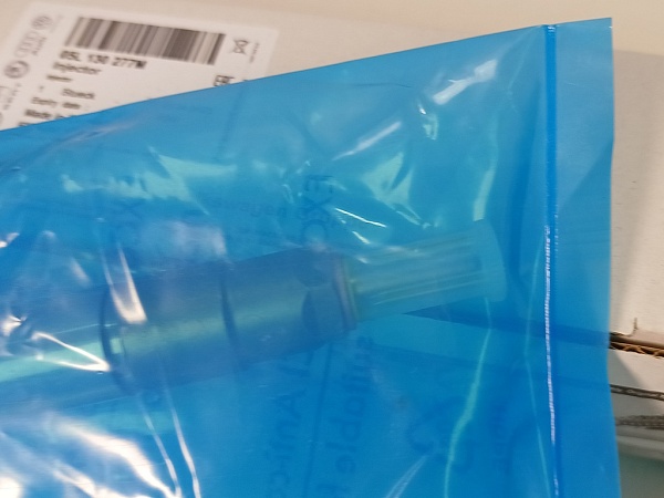 Форсунка VW 05L130277M BOSCH 0445110960